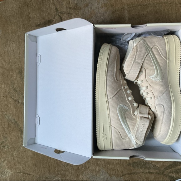 Men’s Size 11 - Nike Stussy x Air Force 1 Mid Fossil main image 8